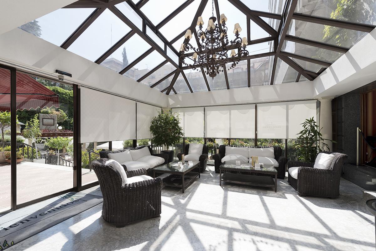 Hotel Miguel Angel Madrid Bagian luar foto Interior of a conservatory