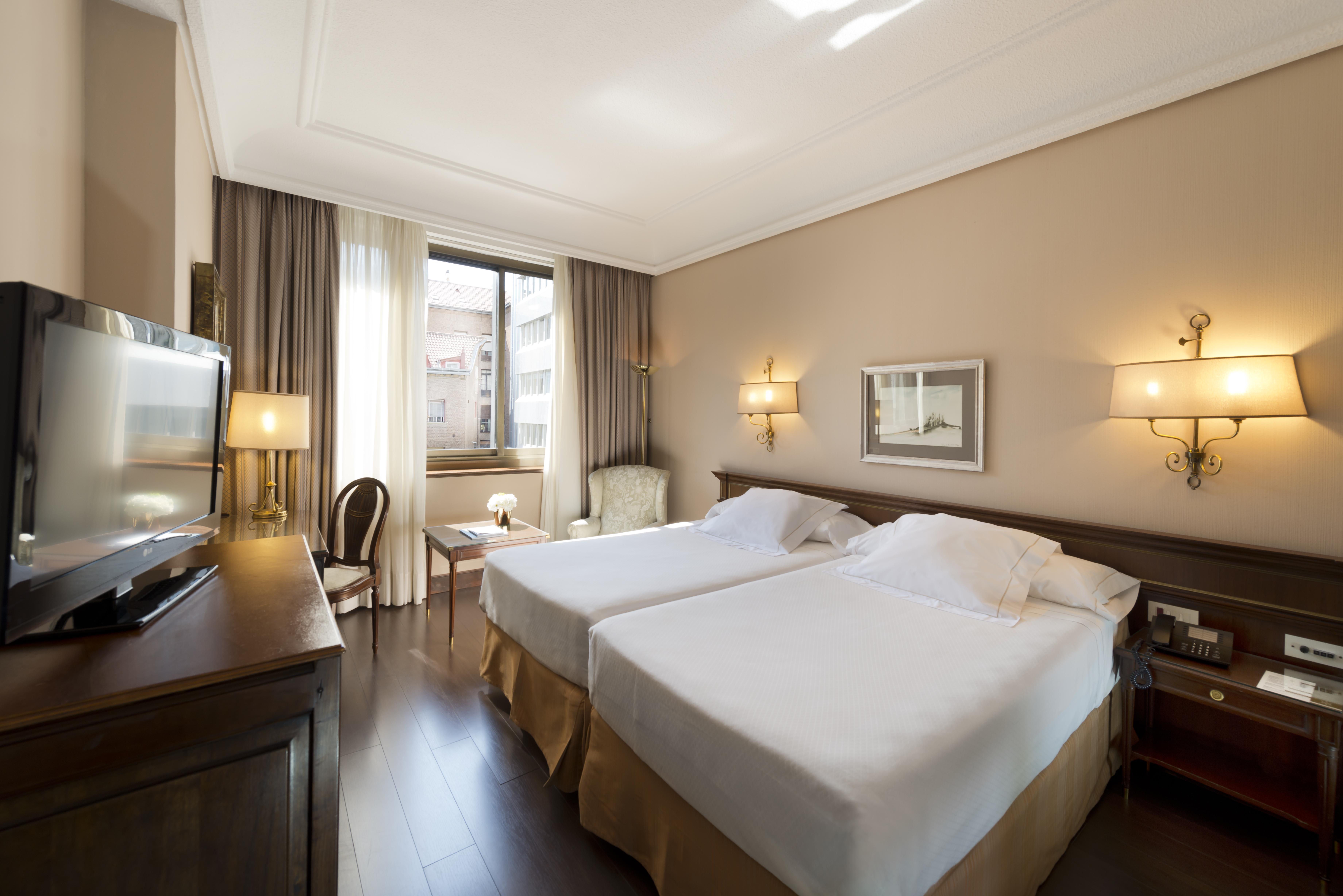 Hotel Miguel Angel Madrid Bagian luar foto A room at Hotel Palace Madrid