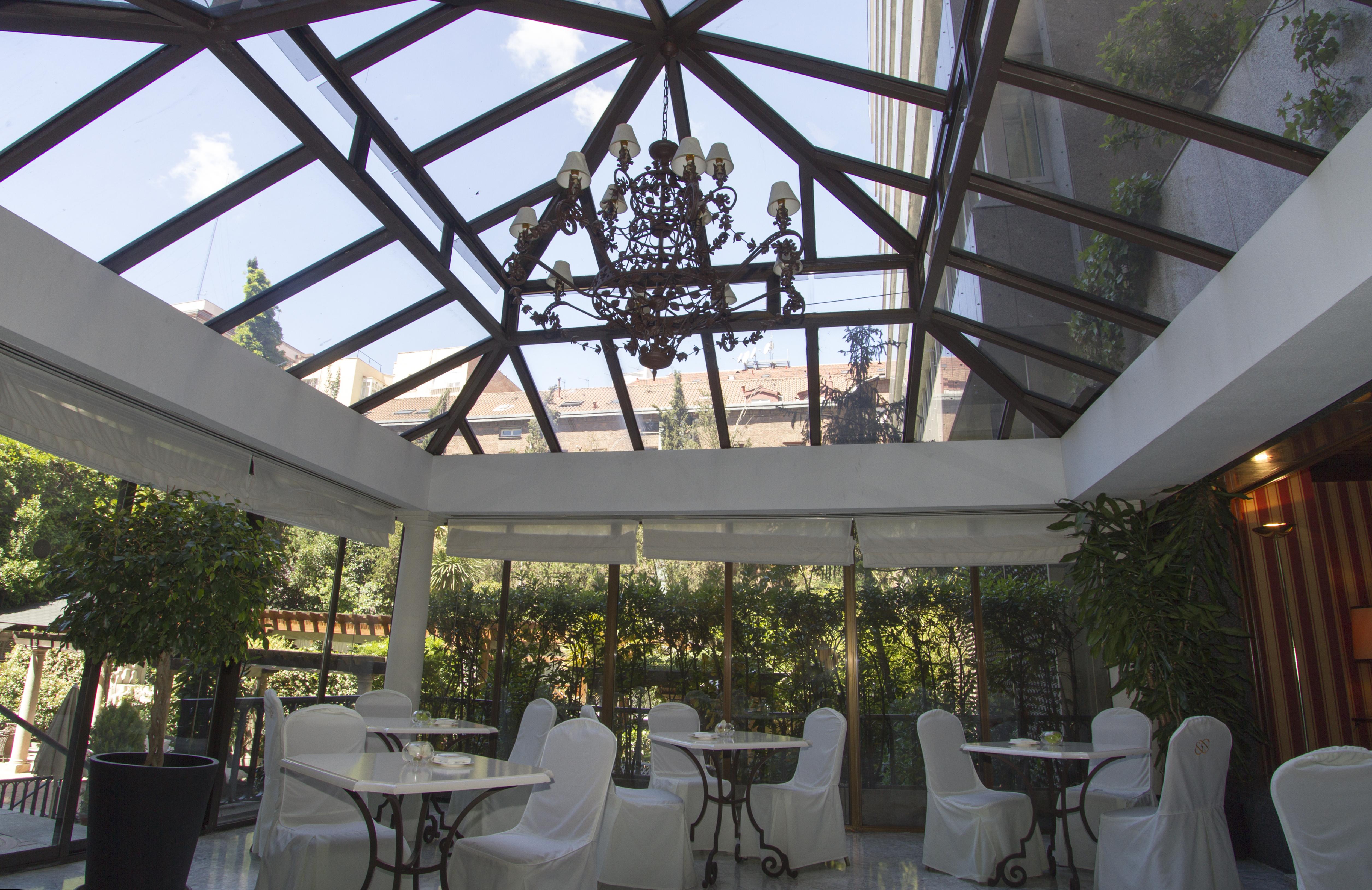 Hotel Miguel Angel Madrid Bagian luar foto The interior of the hotel