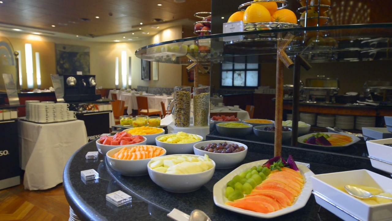 Hotel Miguel Angel Madrid Bagian luar foto Fruit salad